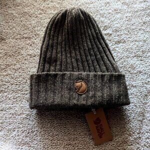 NWT Fjallraven | Byron Hat in Dark Olive Taupe One Size Unisex